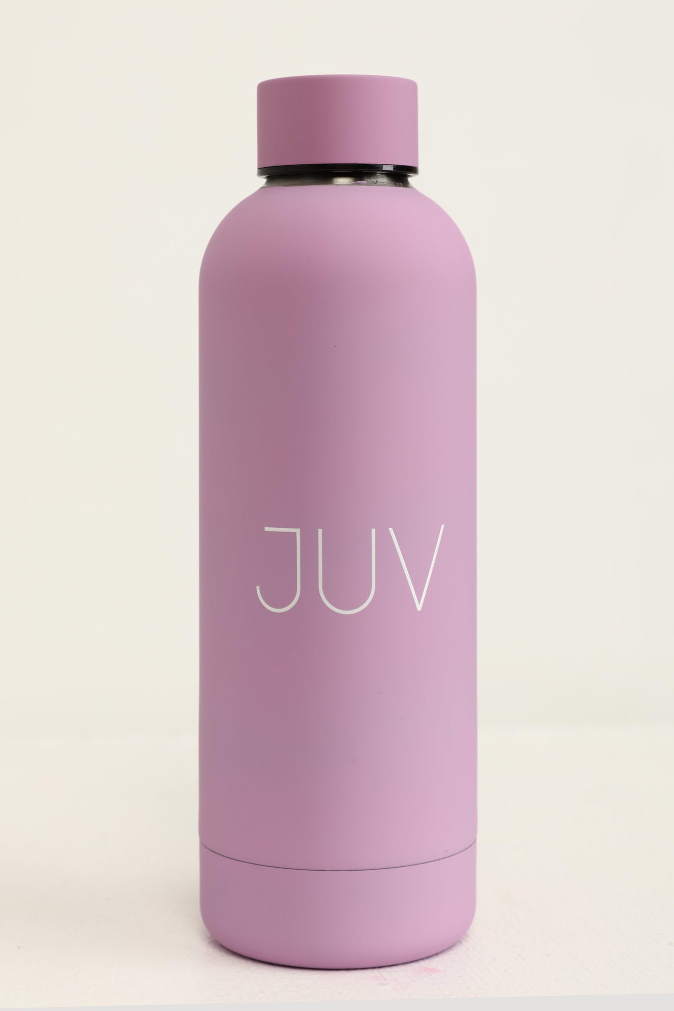 JUV mia thermal bottle in purple, front view.