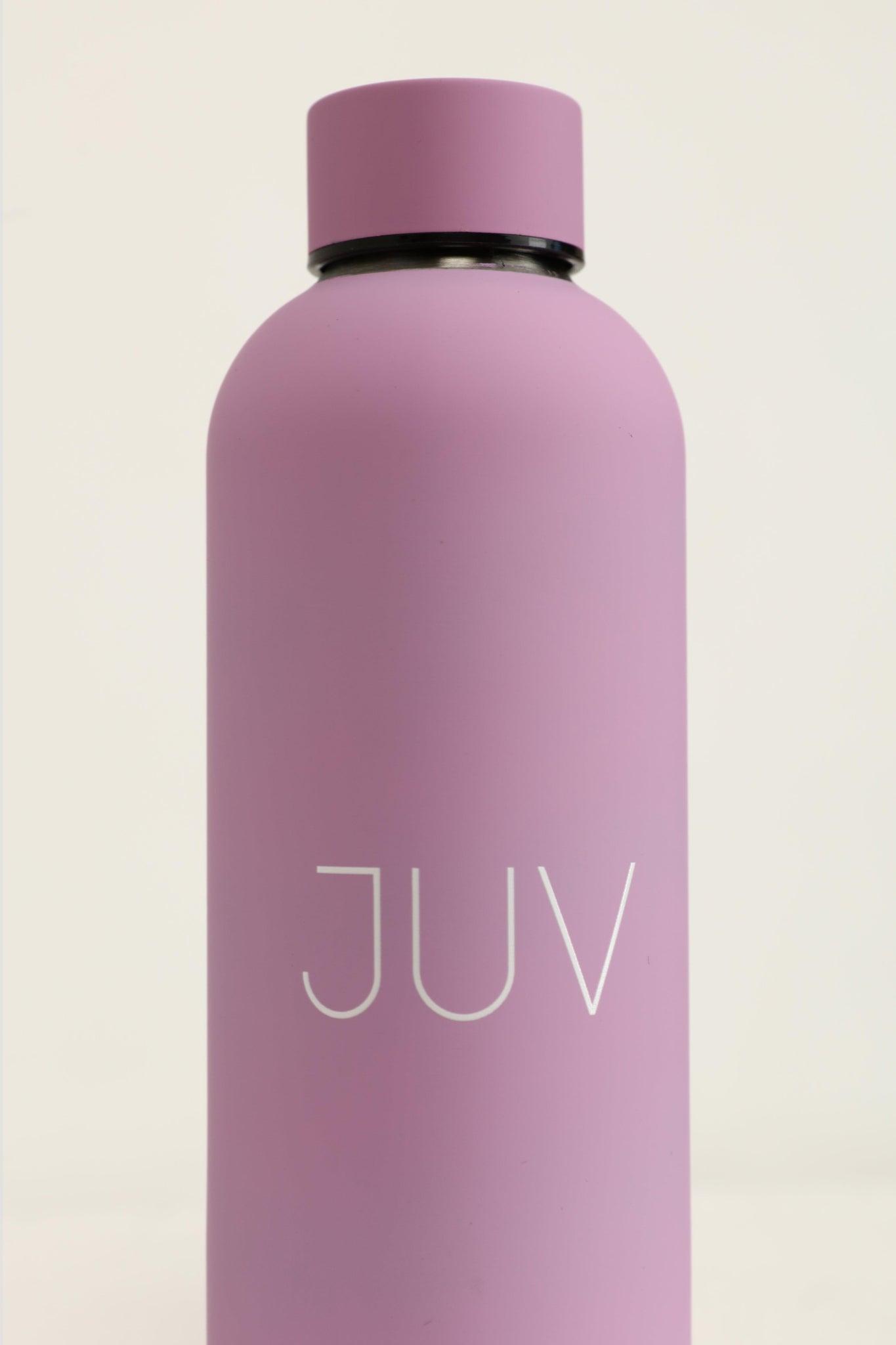 JUV mia thermal bottle in purple, close up front view.